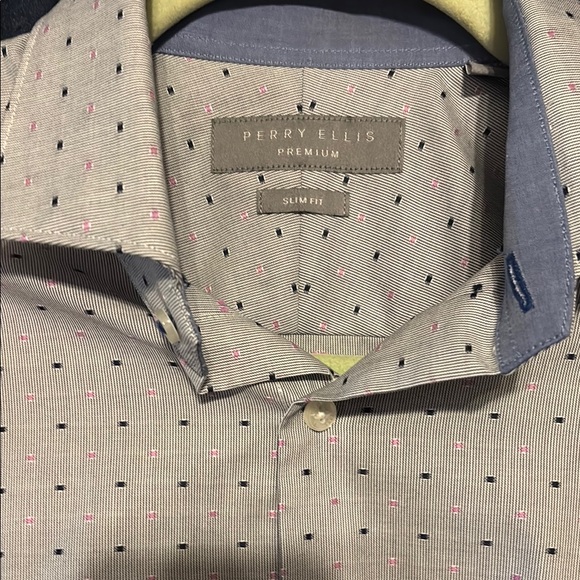 Perry Ellis Premium Men's Slim Fit Shirt - Gray with Pink and Black Dots - Picture 1 of 10